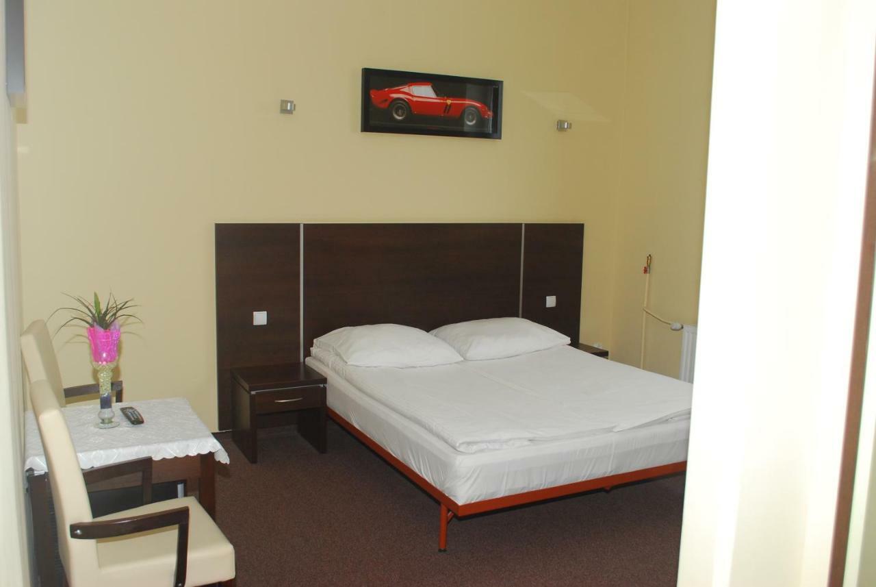 Hotel 104 Stargard Szczecinski Phòng bức ảnh