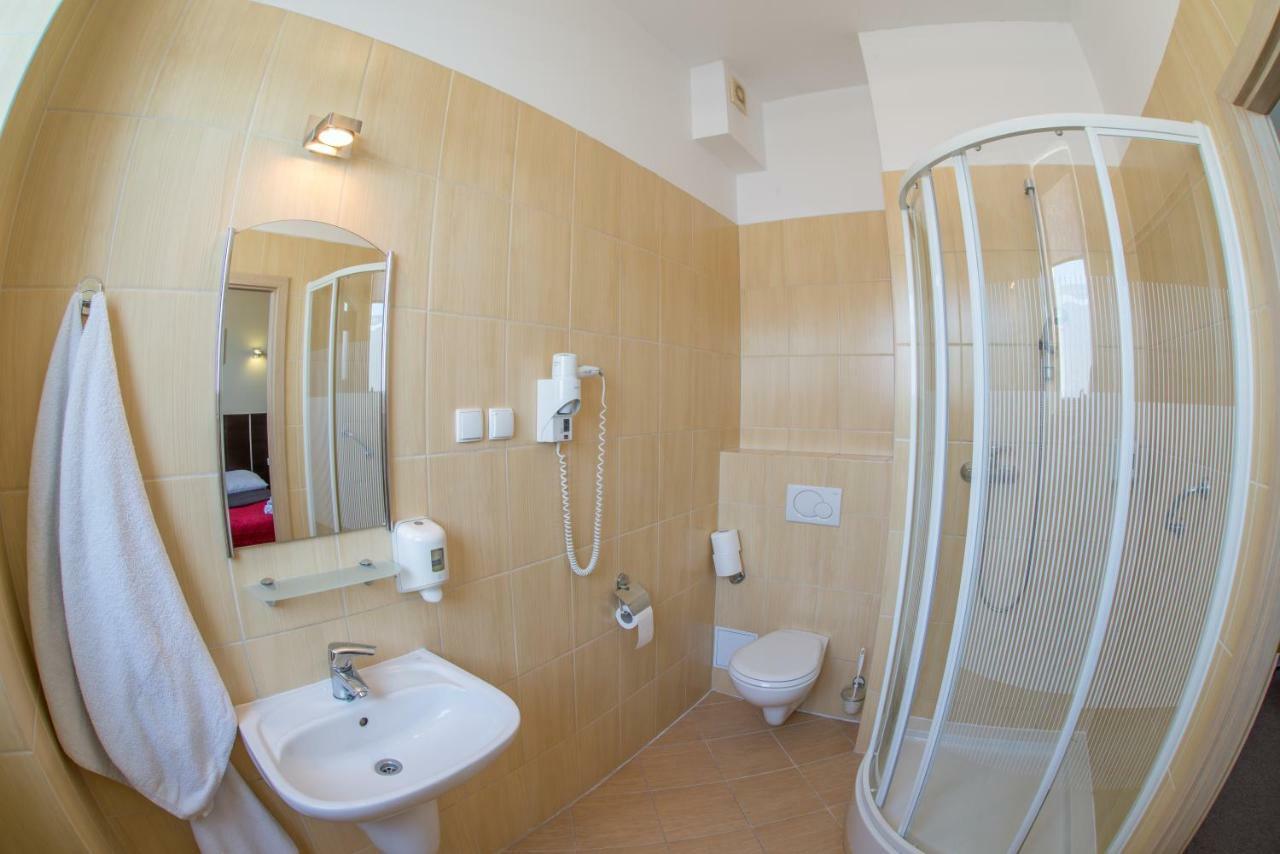 Hotel 104 Stargard Szczecinski Ngoại thất bức ảnh