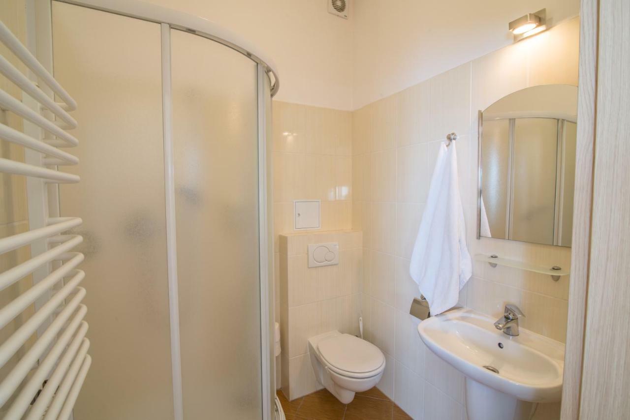 Hotel 104 Stargard Szczecinski Ngoại thất bức ảnh